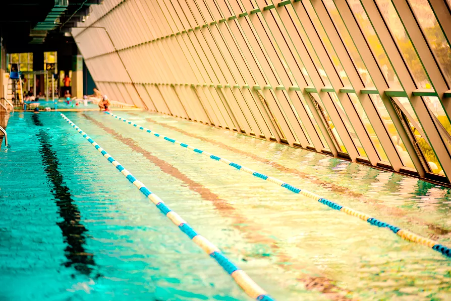 琼海成人混凝土钢结构游泳池项目